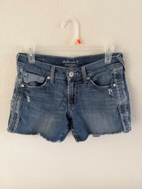 Ariat Denim Boyfriend Cut-Off Shorts - Light Wash - 27R